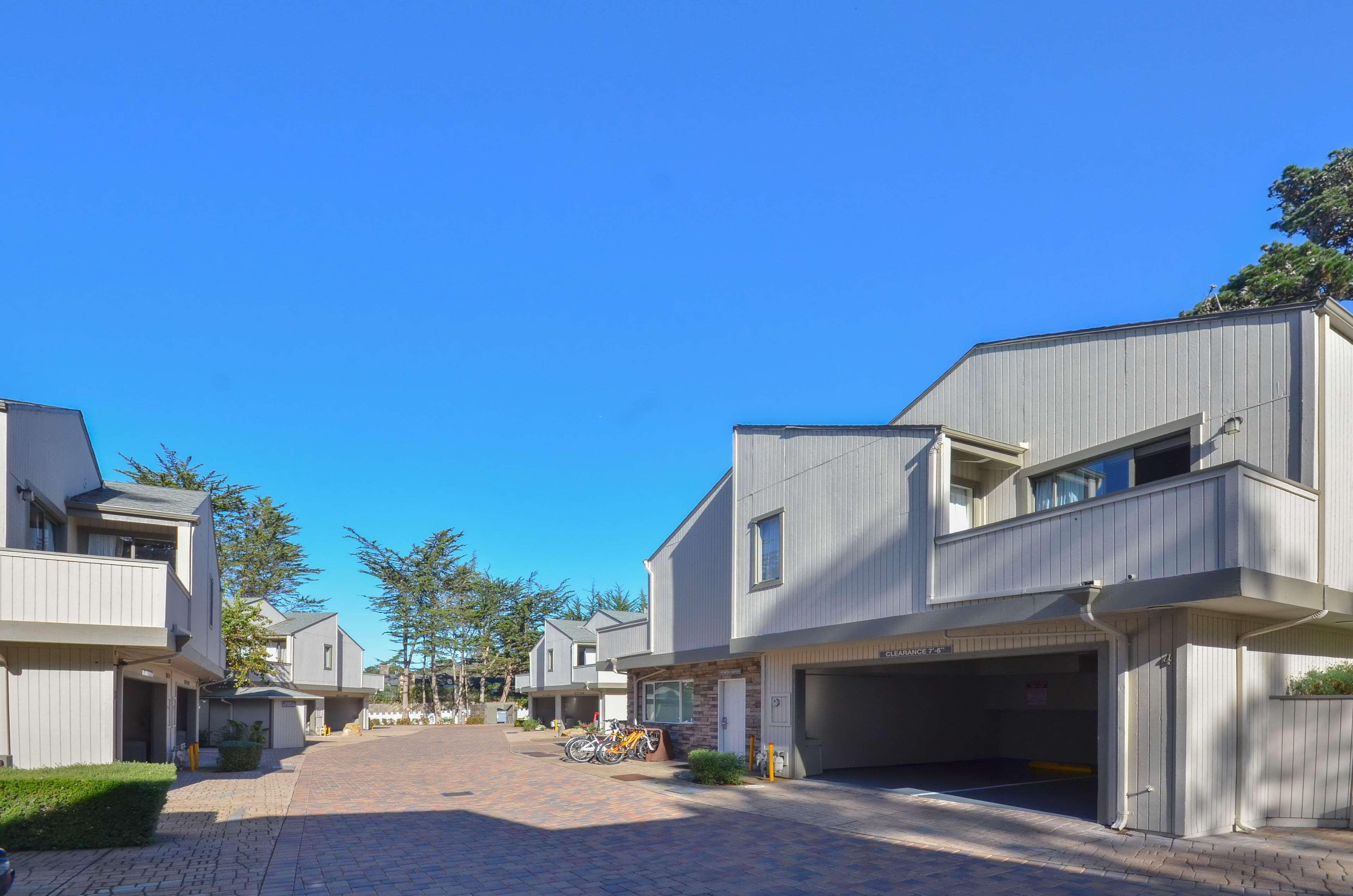 Best Western The Inn & Suites Pacific Grove Exterior photo