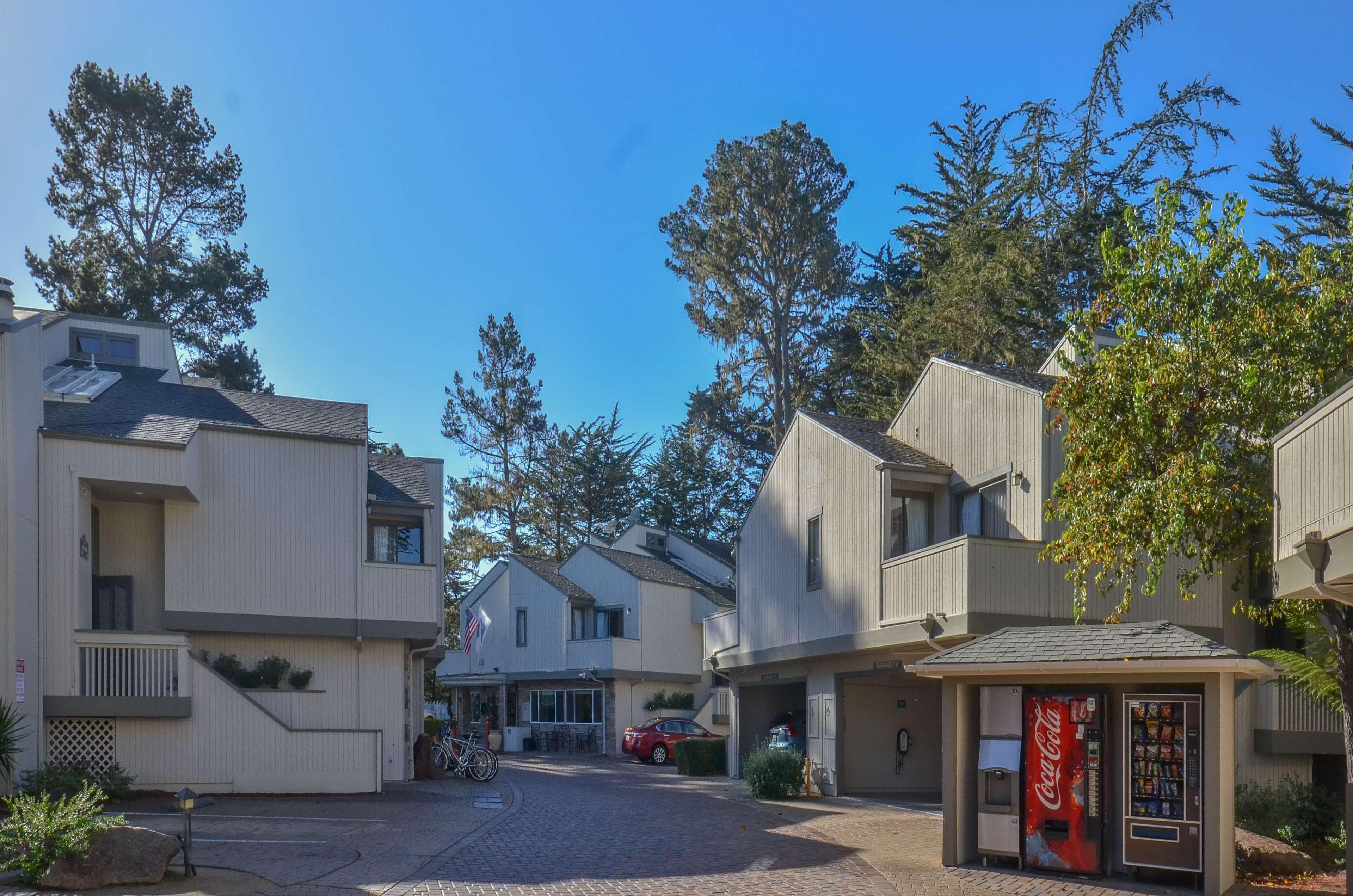 Best Western The Inn & Suites Pacific Grove Exterior photo